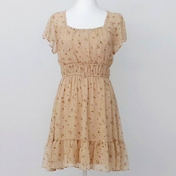 Altar'd State Dresses & Skirts - Altar’d State Women’s Tan Floral Dress Flowy Cap Sleeves, Simple Elegance Size M